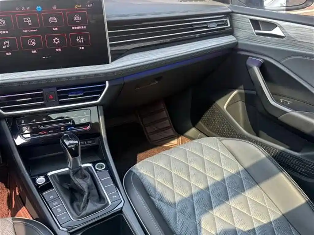 Volkswagen Sagitar 2023 280TSI DSG Surpass Plus Edition фото 12