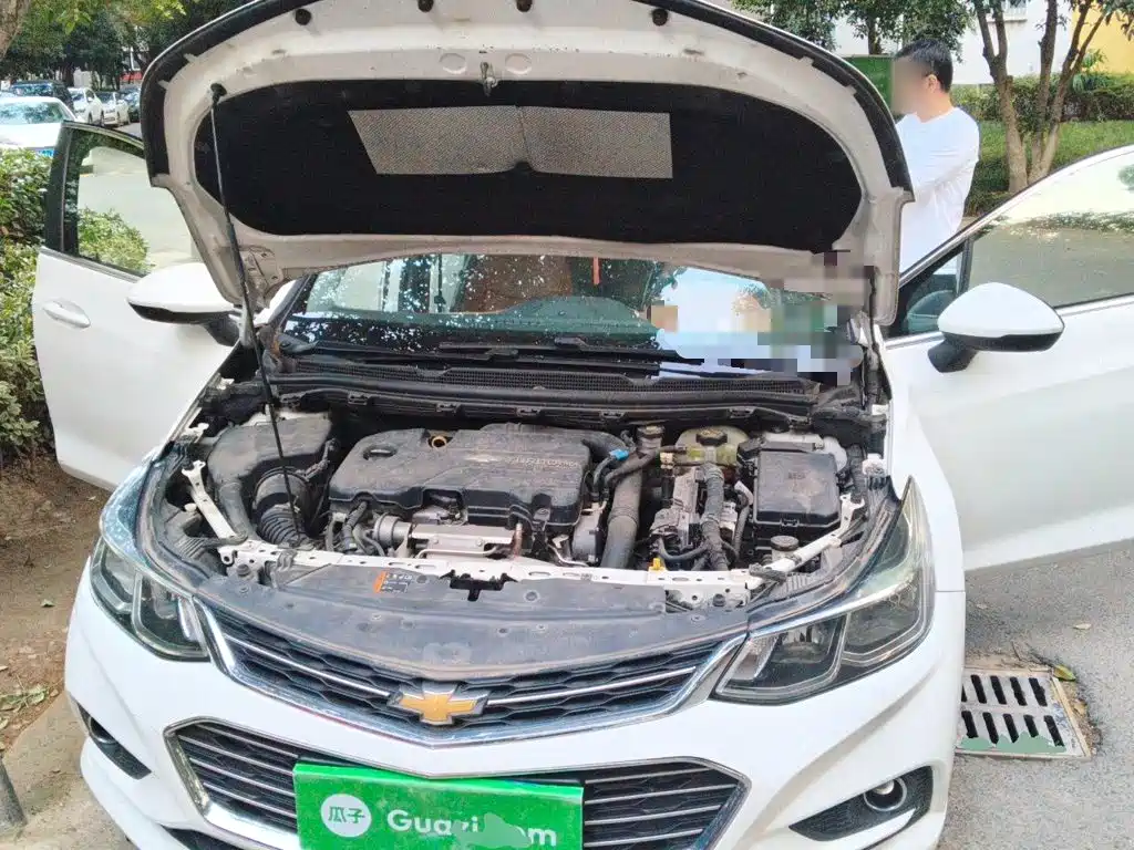 Photo 21 - Chevrolet Cruze