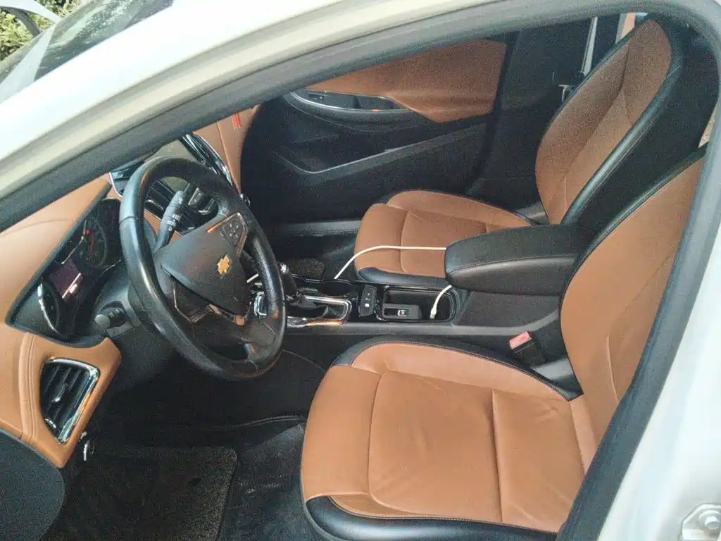Photo 16 - Chevrolet Cruze