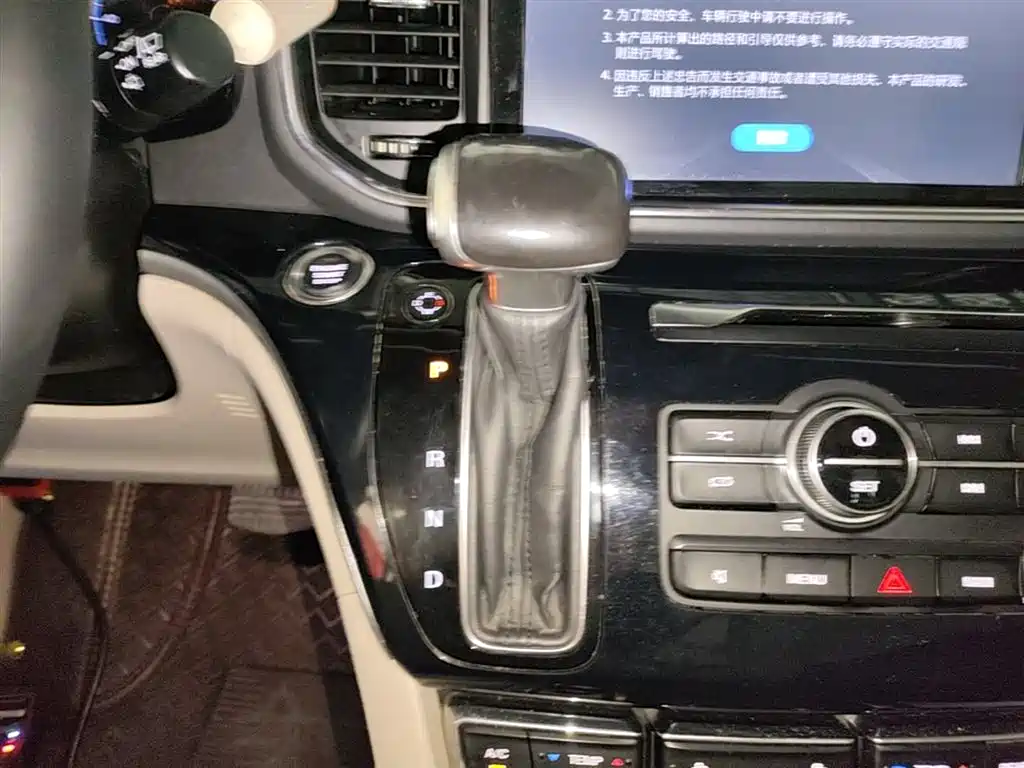 GAC Trumpchi Trumpchi M8 2018 320T Premium Edition фото 14