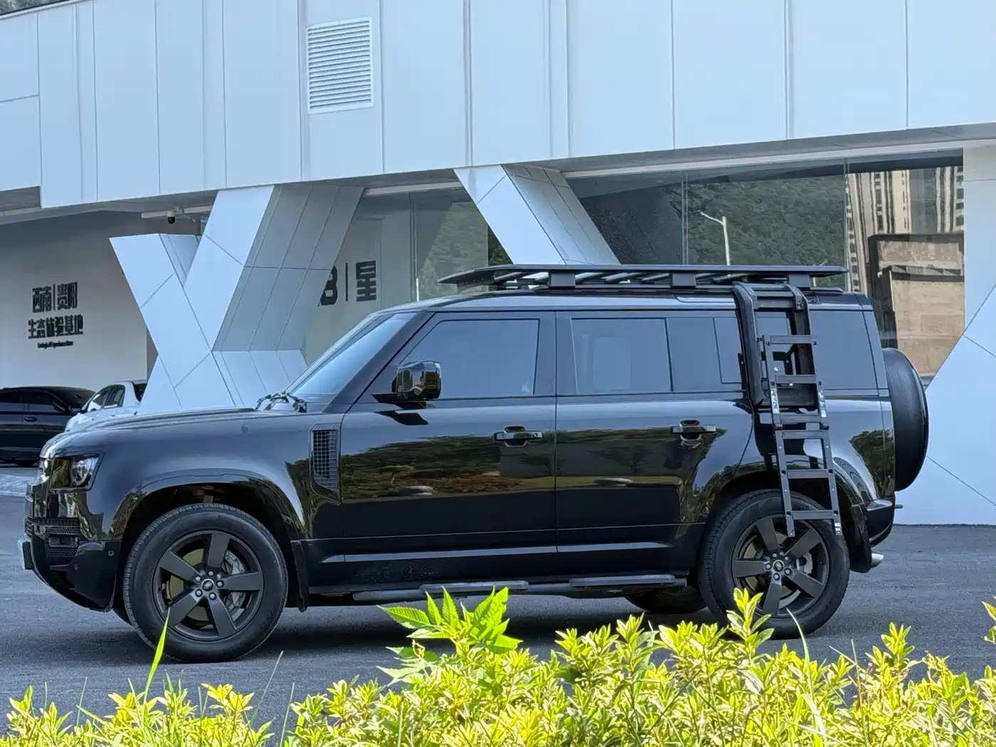 Land Rover Defender 2024 110 3.0T P400 X-DYNAMIC HSE фото 19