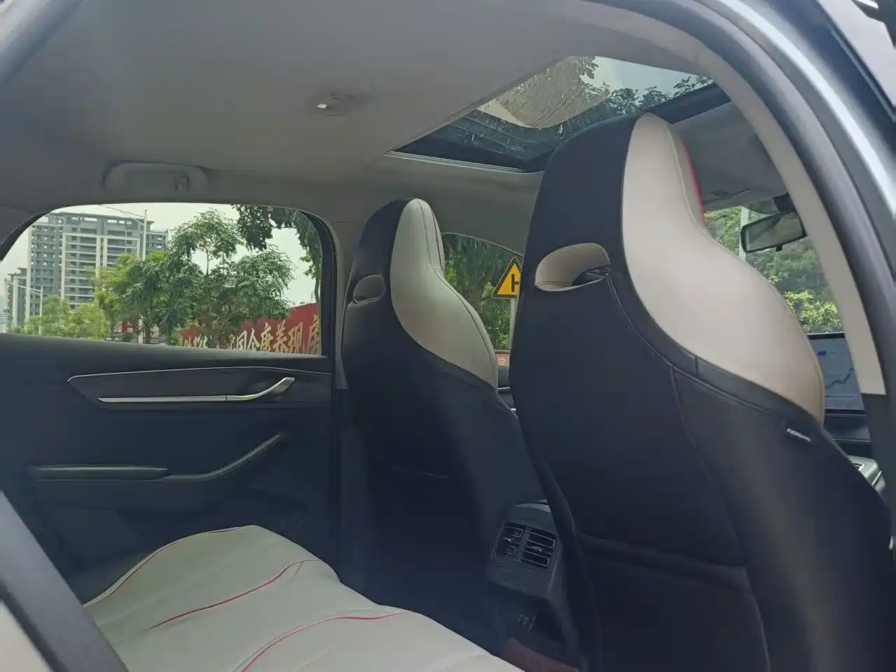 BYD Destroyer 05 2023 Model Champion Edition DM-i 120KM Luxury фото 6