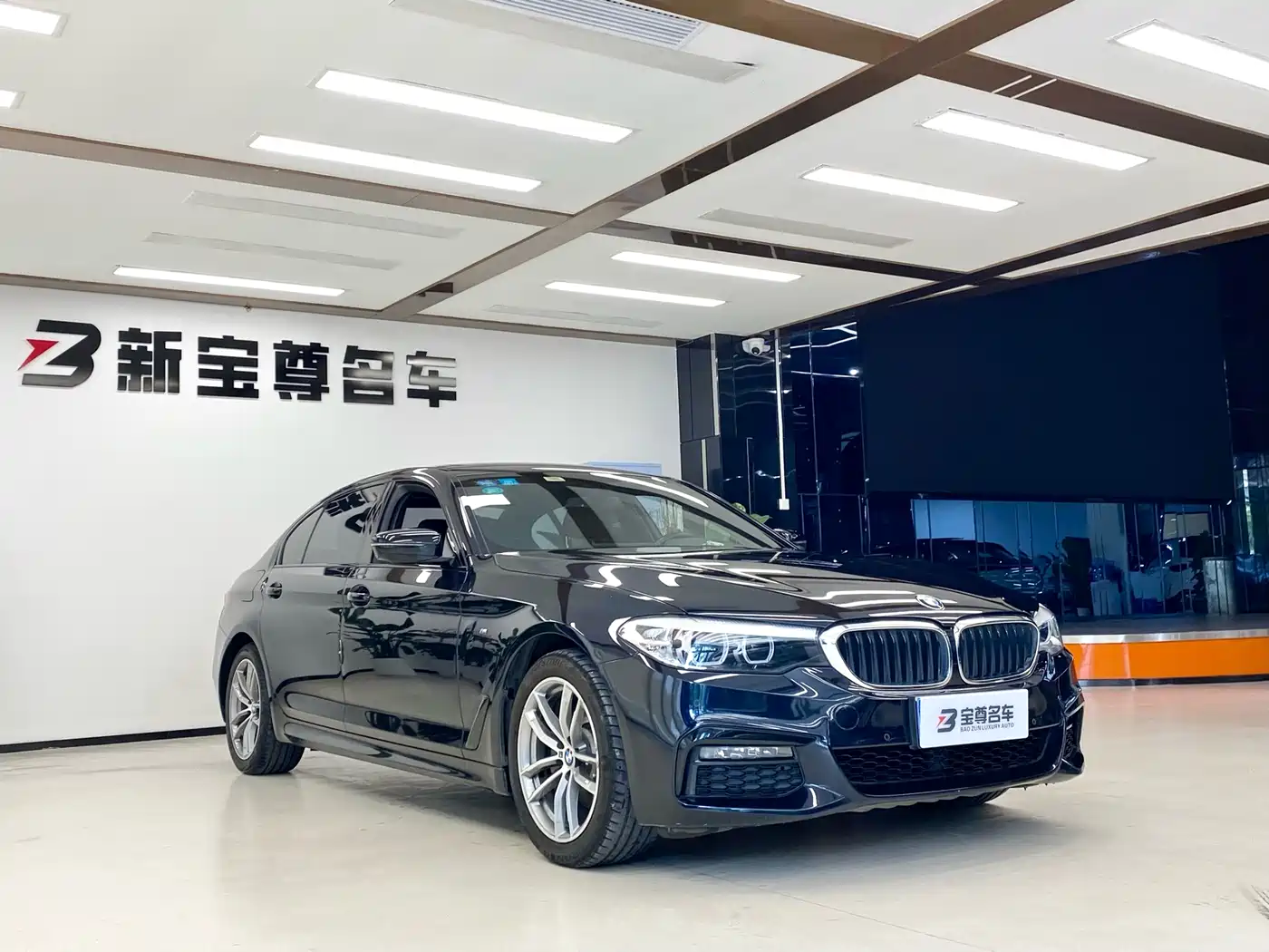 BMW 5 Series 2019 525Li M Sport Package фото 3