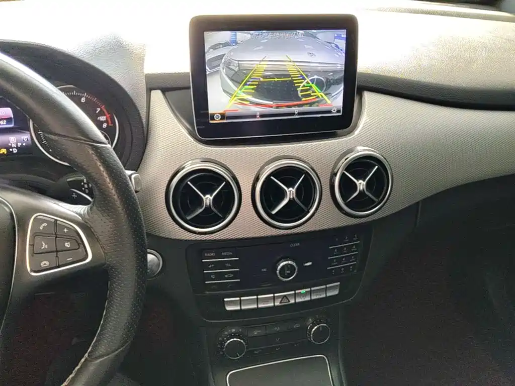 Mercedes-Benz B-Class 2018 B 200 Sport фото 13