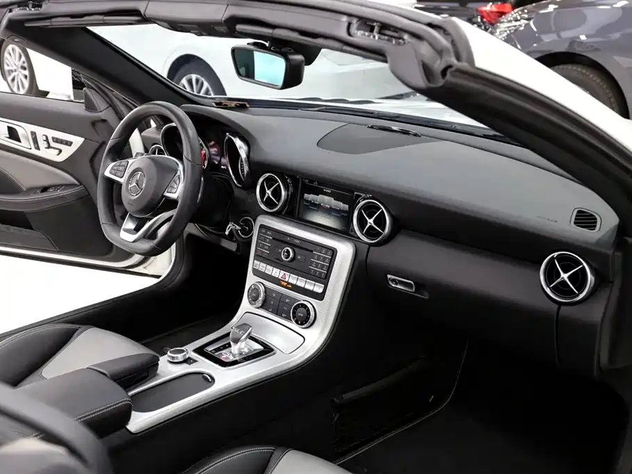 Mercedes-Benz SLC 2019 SLC 260 Jinyu Collector's Edition фото 12
