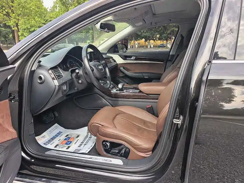 Фото 4 - Audi A8