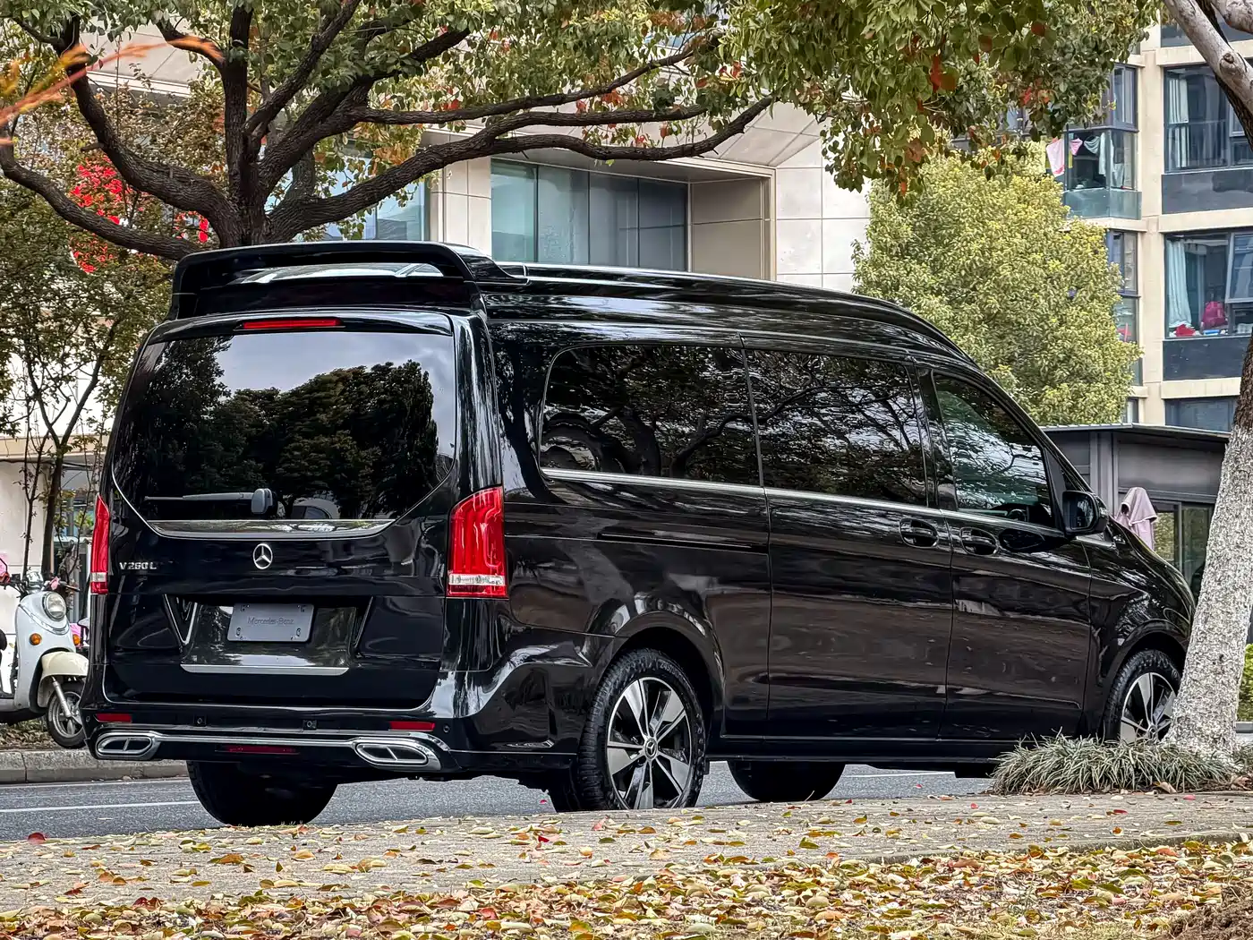 Mercedes-Benz V-Class 2022 V 260 L Long Wheelbase Luxury Edition фото 24