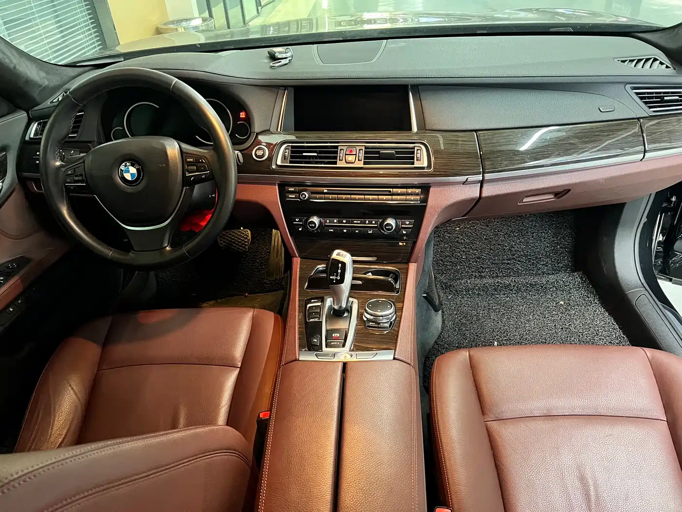 BMW 7 Series 2014 730Li Premium фото 6