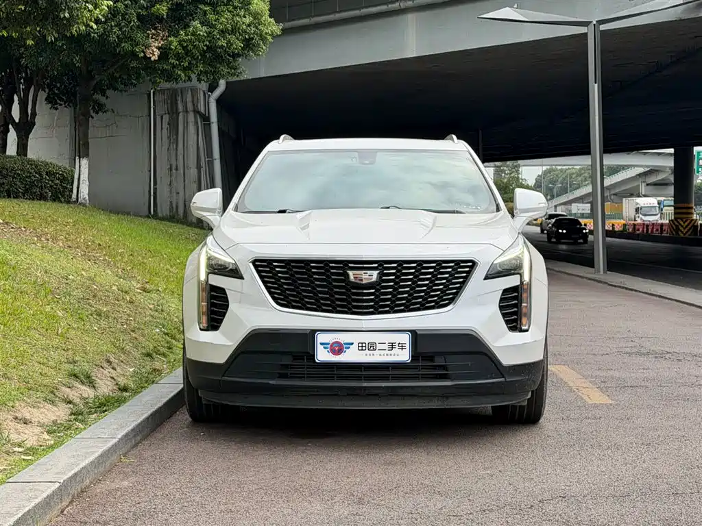 Cadillac XT4 2022 28T FWD Style фото 2