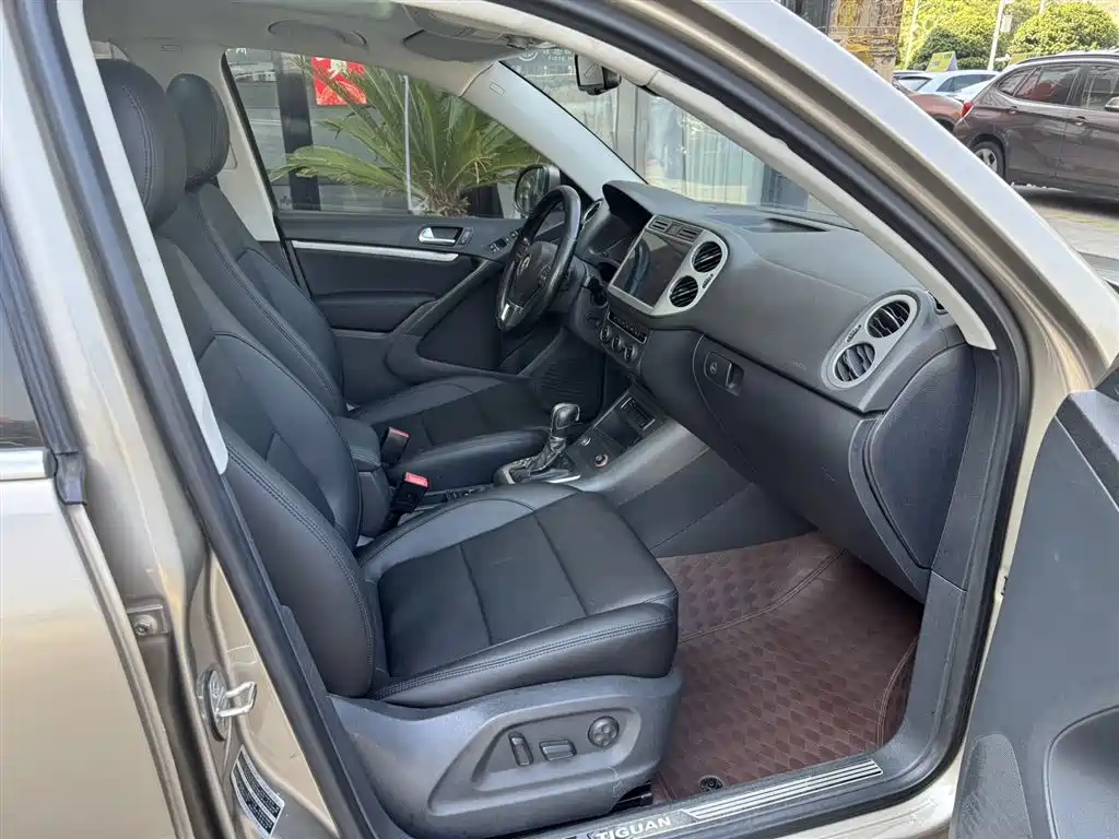 Volkswagen Tiguan 2015 1.8TSI Automatic 2WD Highline фото 9