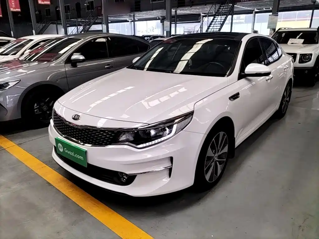 KIA K5