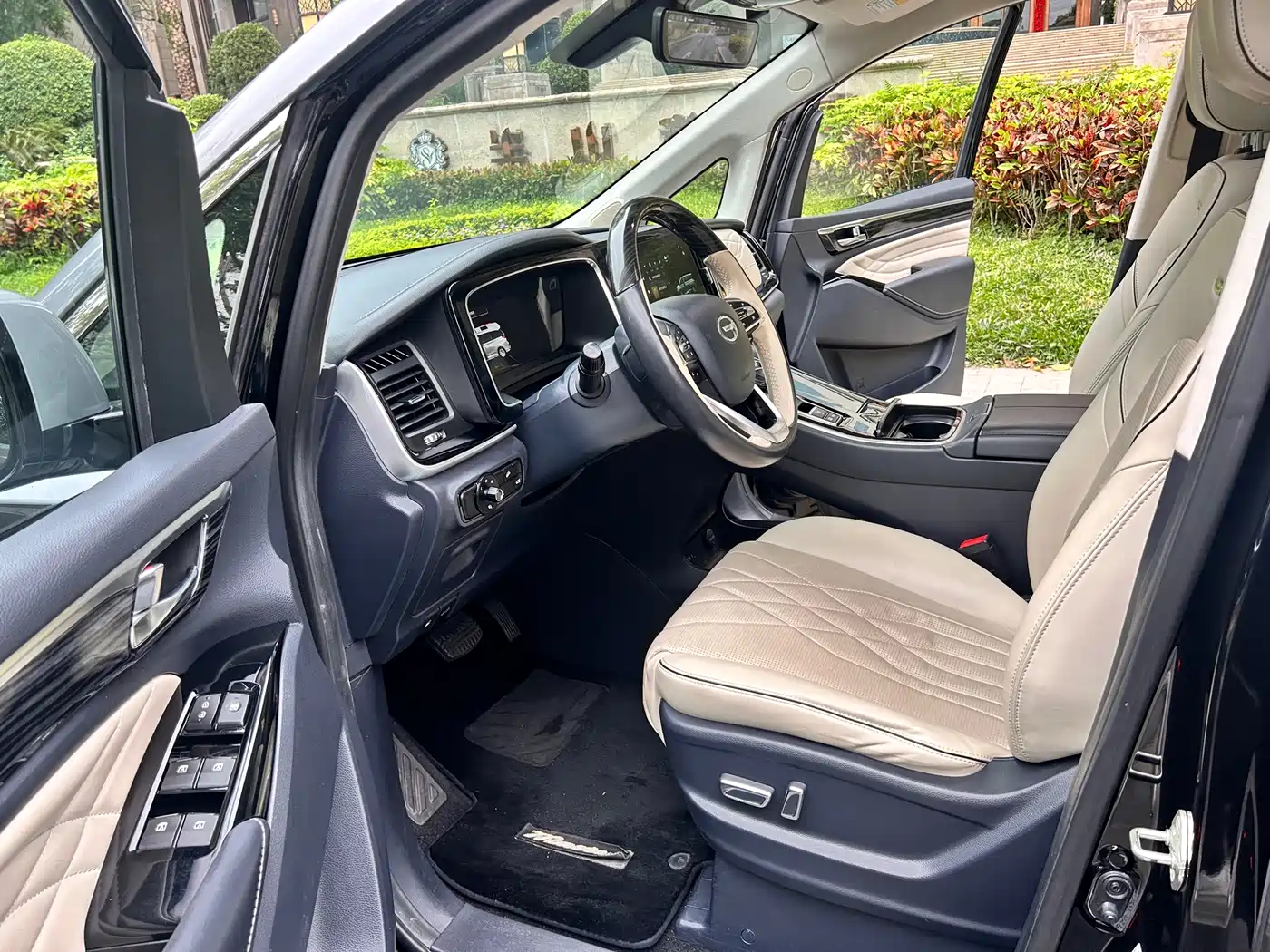 GAC Trumpchi Trumpchi M8 2021 Master Series 390T 4-Seat Glory Edition фото 10
