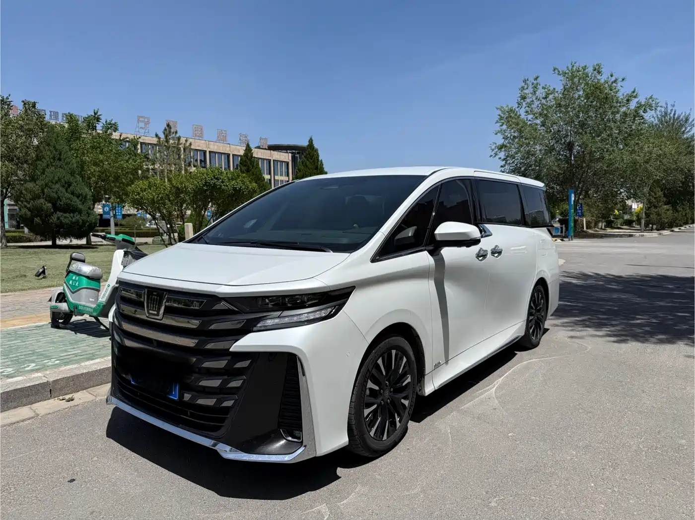 Toyota Vellfire 2024 Crown Hybrid 2.5L Executive Premium Edition