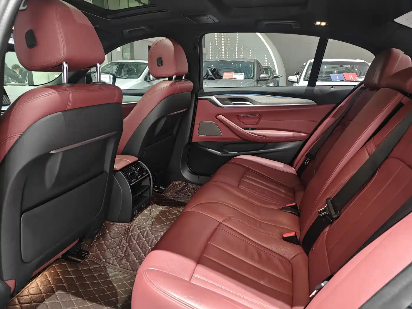 BMW 5 Series 2019 530Li Leading M Sport Package фото 6