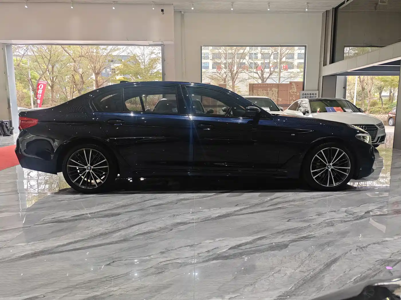 BMW 5 Series 2019 530Li Leading M Sport Package фото 30