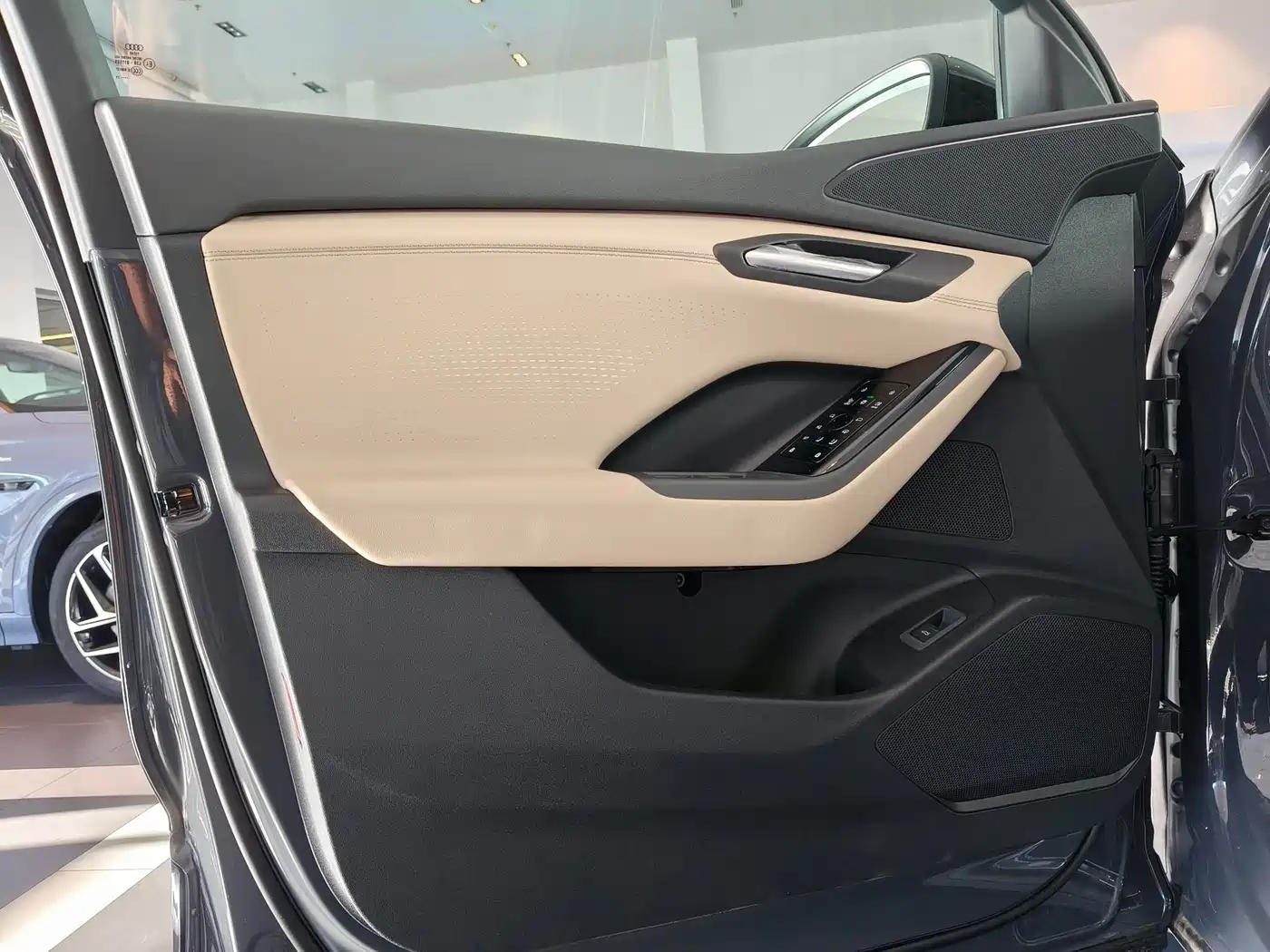 Audi Q6L e-tron 2025 Model Pioneer Edition фото 16