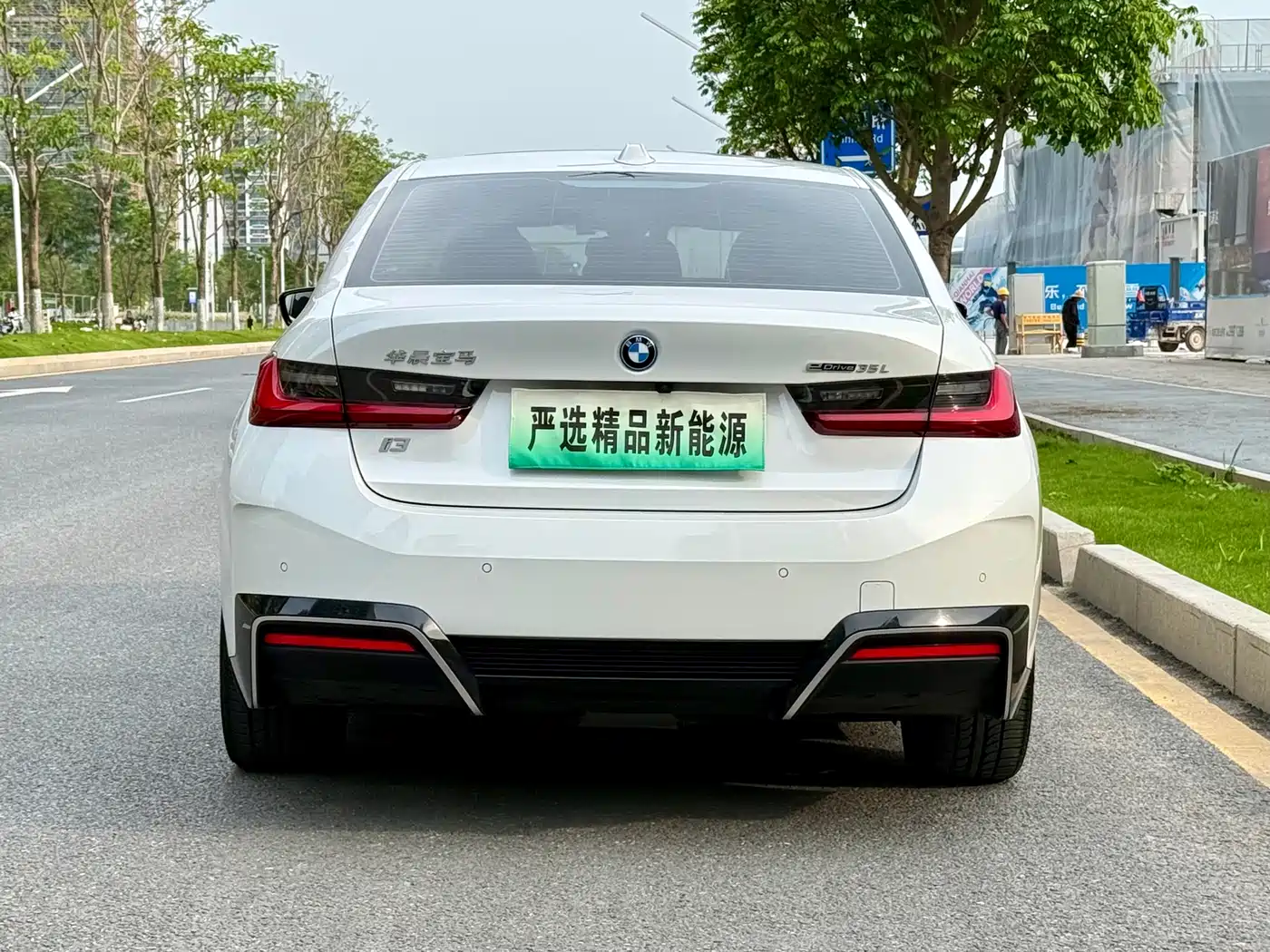 BMW i3 2024 eDrive 35 L фото 17