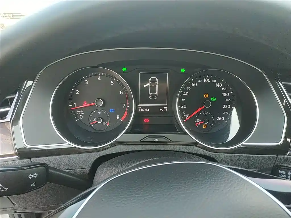 Volkswagen Magotan 2018 Facelift 330TSI DSG Luxury фото 4