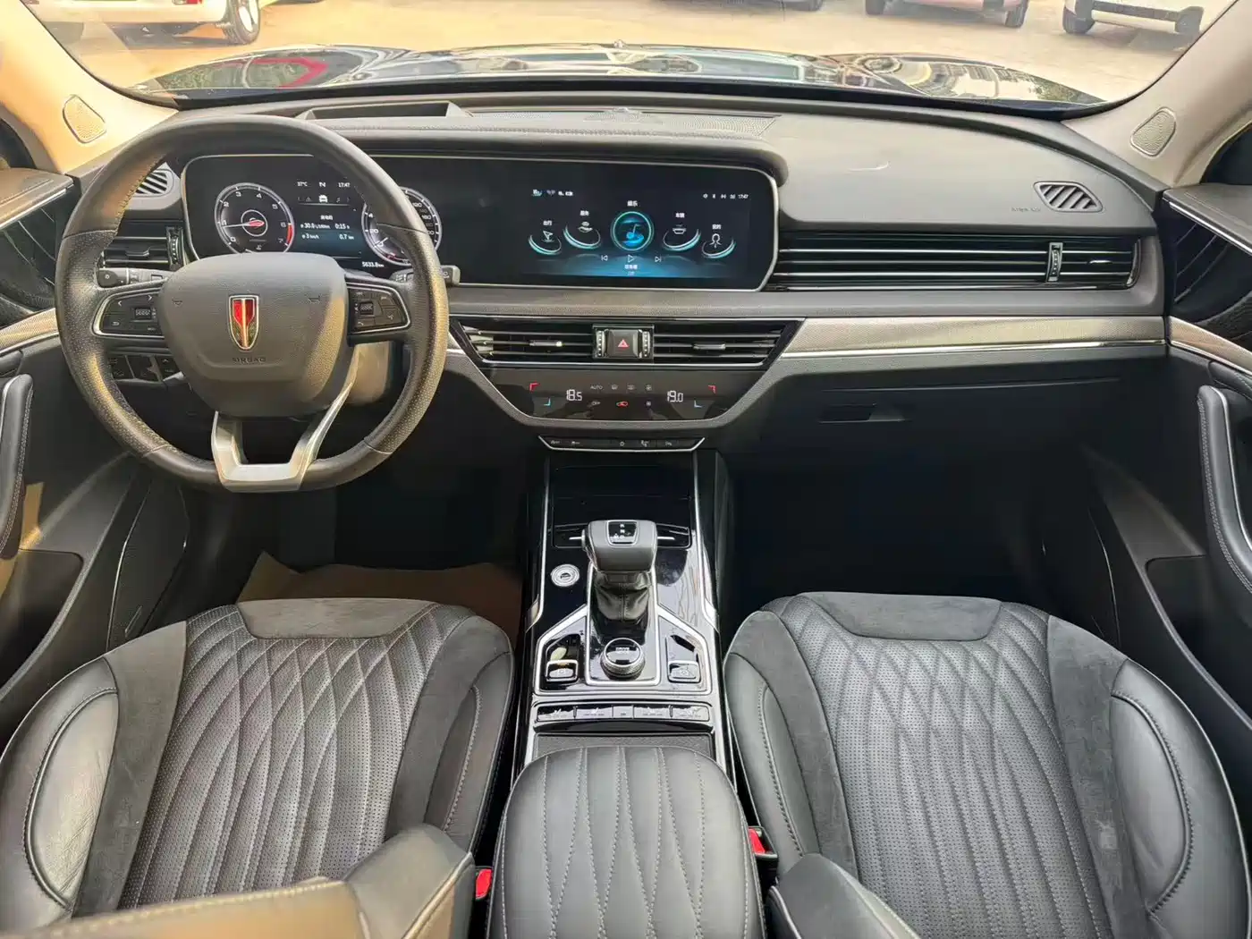 Hongqi HS5 2022 Facelift 2.0T Smart Flag Enjoyment AWD Edition фото 6