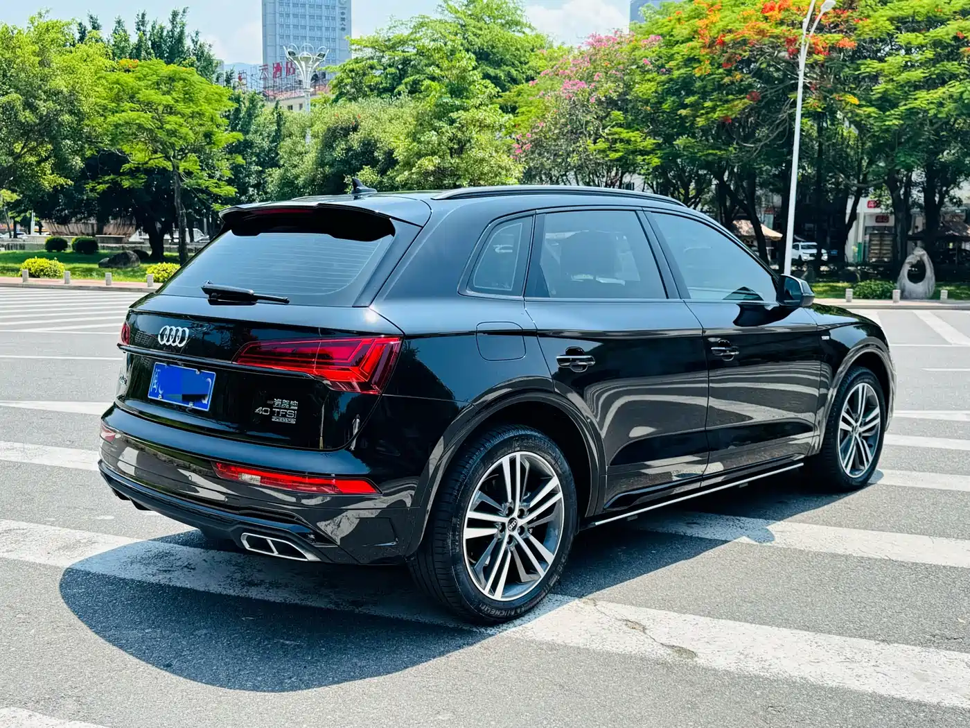 Audi Q5L 2023 45T Luxury Dynamic фото 6
