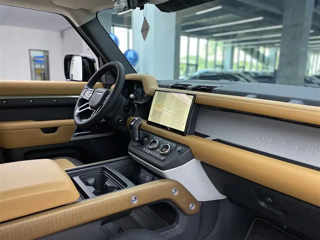 Land Rover Defender 2023 Model 110 3.0T P400 X-DYNAMIC HSE фото 9