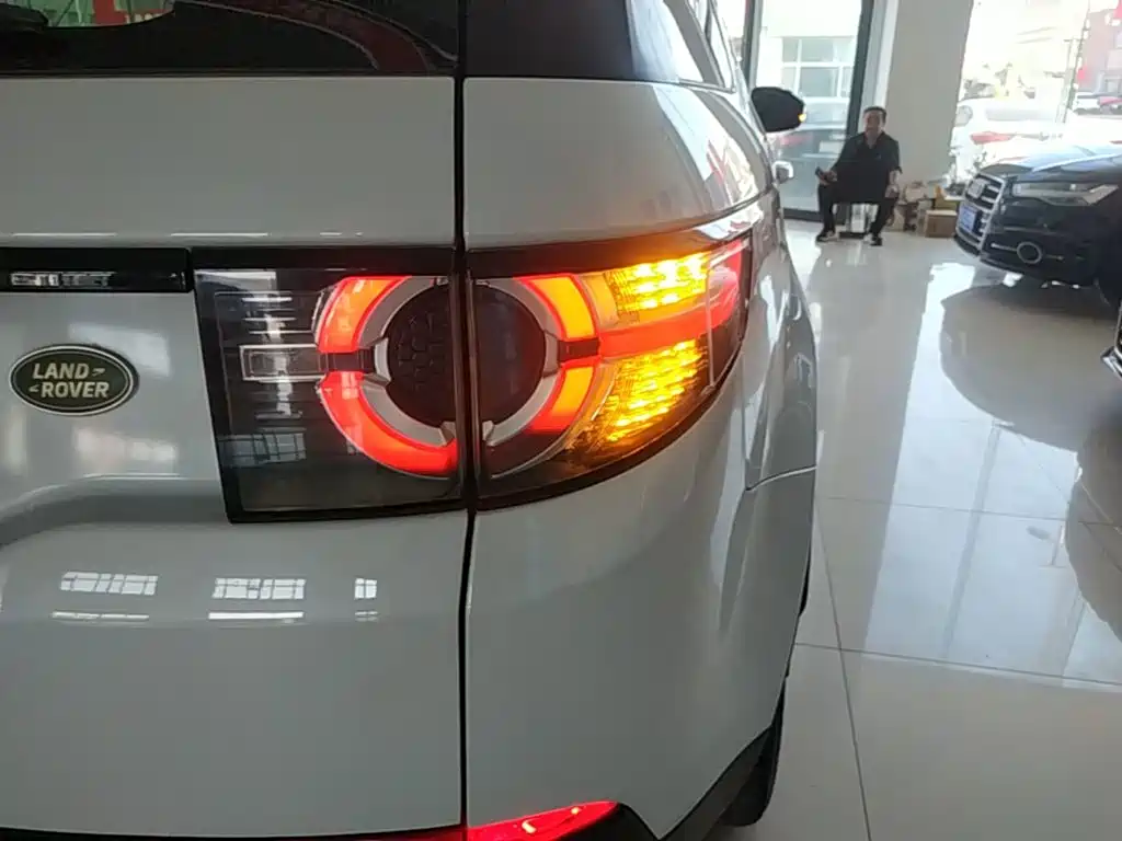 Фото 8 - Land Rover Discovery Sport