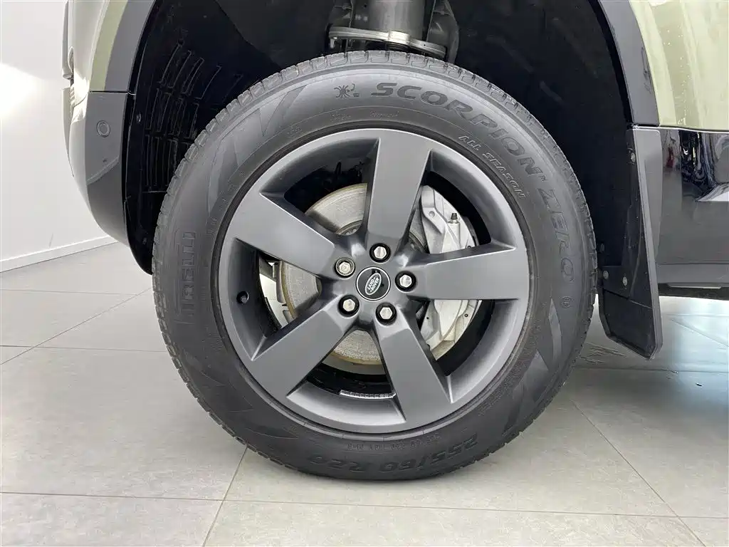 Land Rover Defender 2023 Model 110 3.0T P400 X-DYNAMIC HSE фото 37