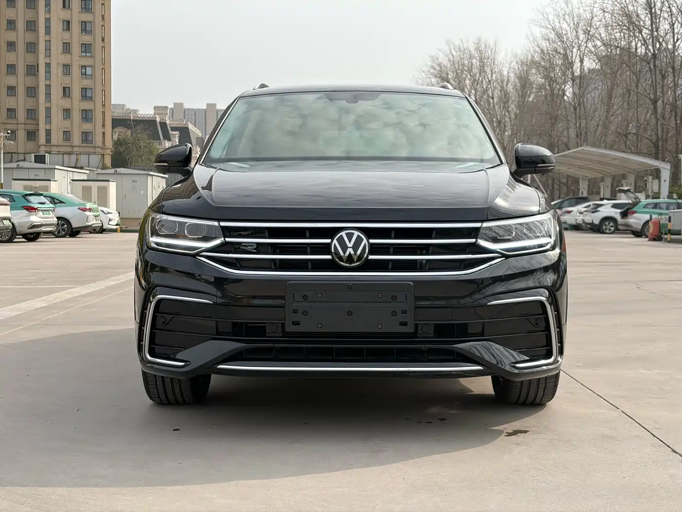 Volkswagen Tiguan L 2024 Outstanding 330TSI Auto 2WD R-Line Dragon Glory Edition фото 2