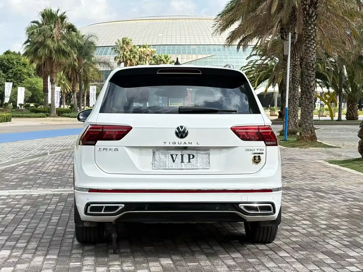 Volkswagen Tiguan L 2022 380TSI Automatic 4WD R-Line Cross Edition 7-Seater фото 6
