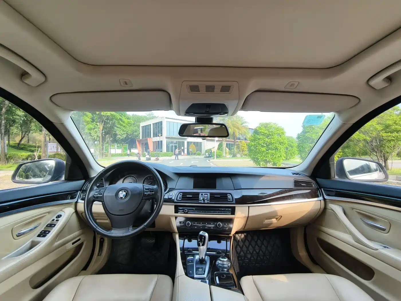 BMW 5 Series 2013 525Li Leadership фото 20