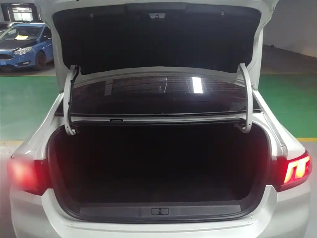Peugeot 308 2019 230THP Automatic Luxury Edition China VI фото 19