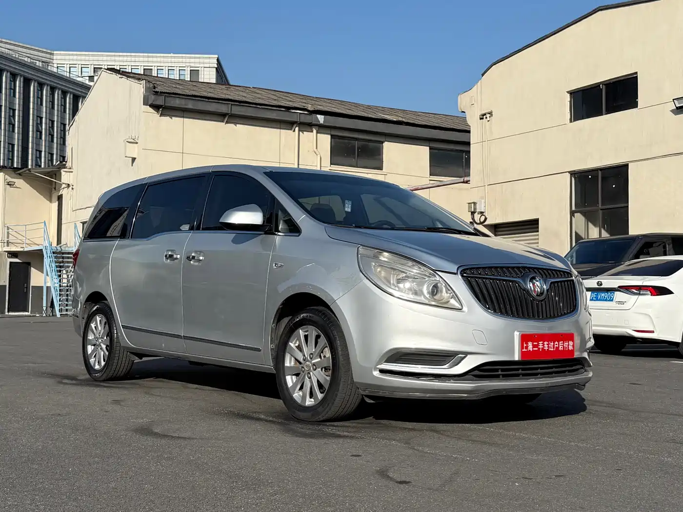 Buick GL8 2017 25S Luxury China V фото 3