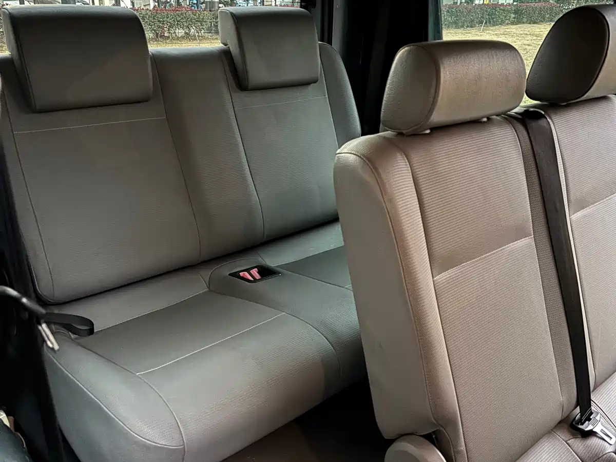 Volkswagen Caddy 2005 1.6L Functional 7-seater фото 12