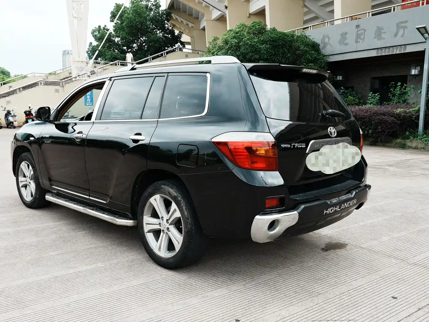 Toyota Highlander 2011 2.7L 2WD 7-seat Luxury Navigation фото 4