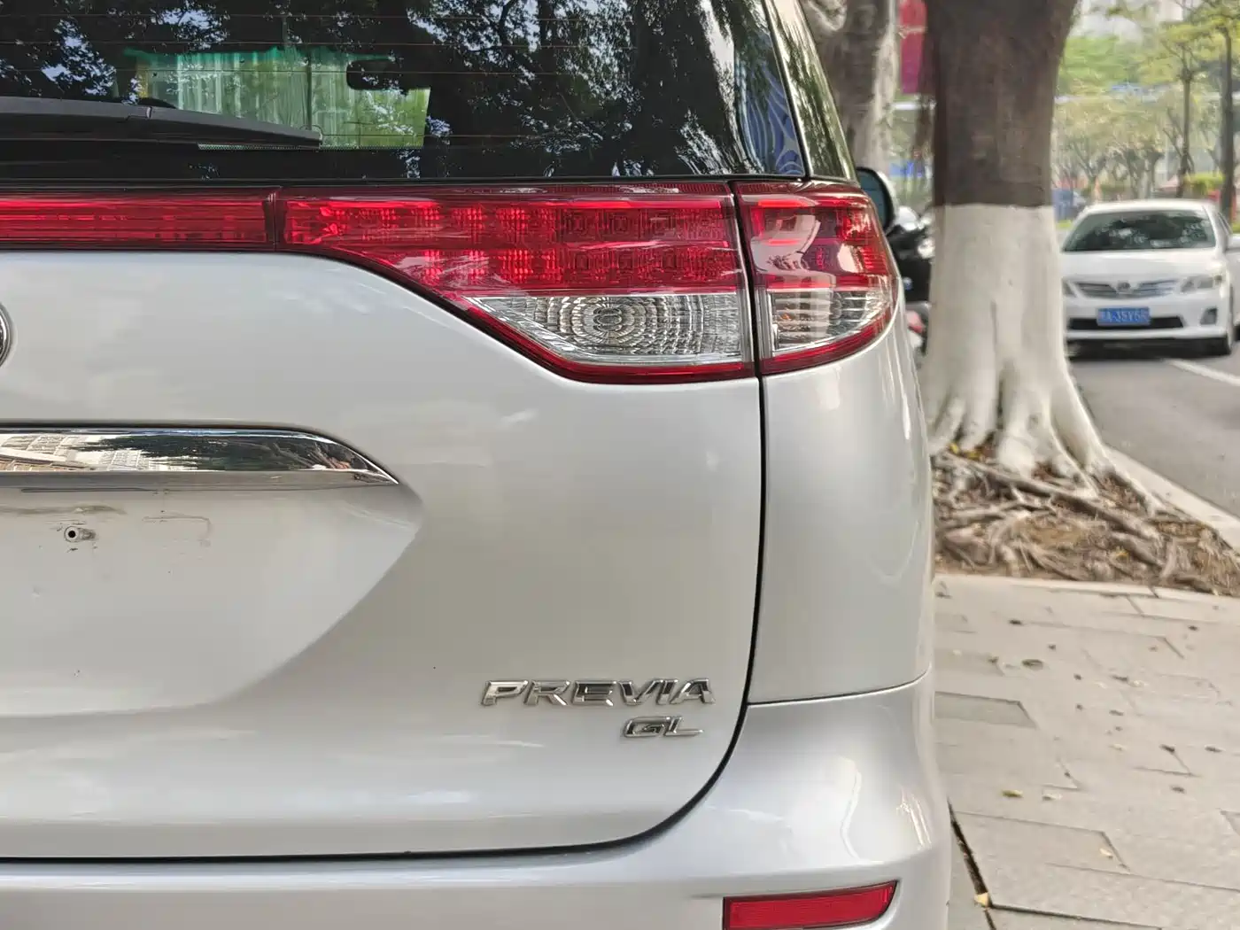 Toyota Previa 2012 2.4L 7-Seater Luxury Edition фото 22