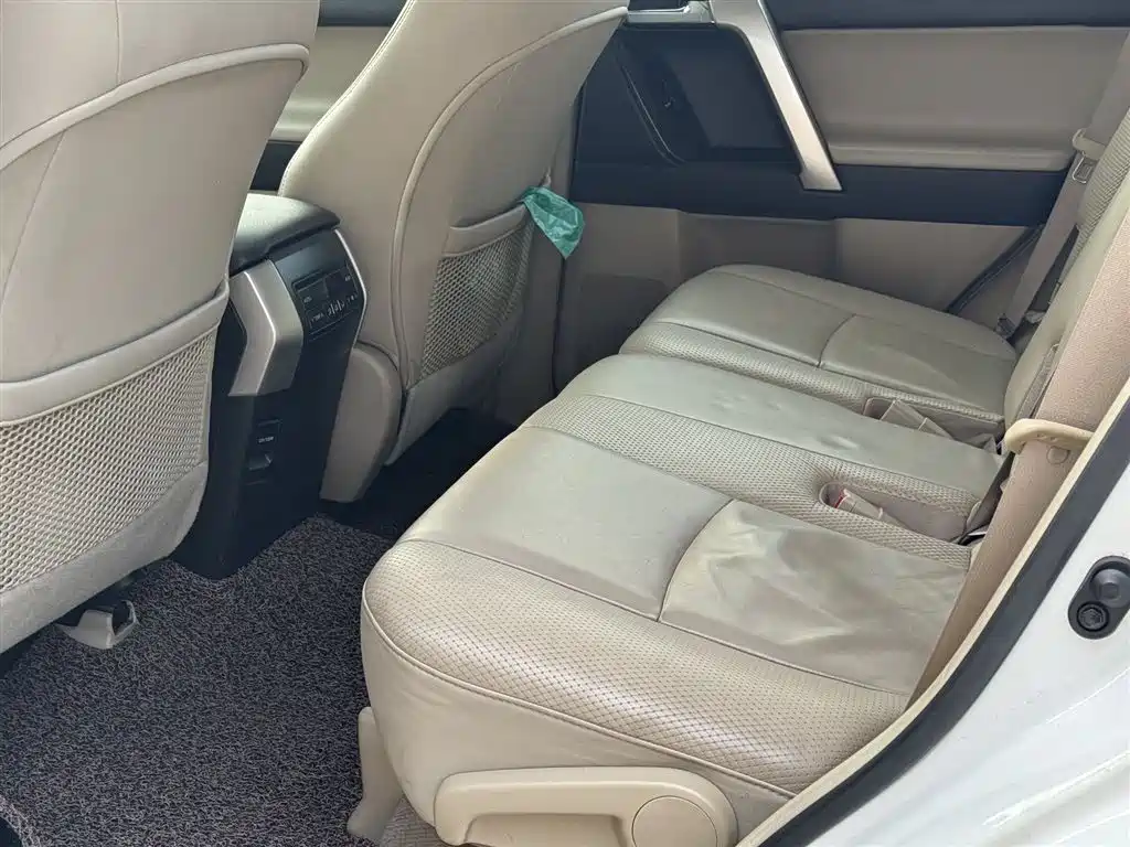 Toyota Prado 2010 4.0L Automatic TX-L фото 7