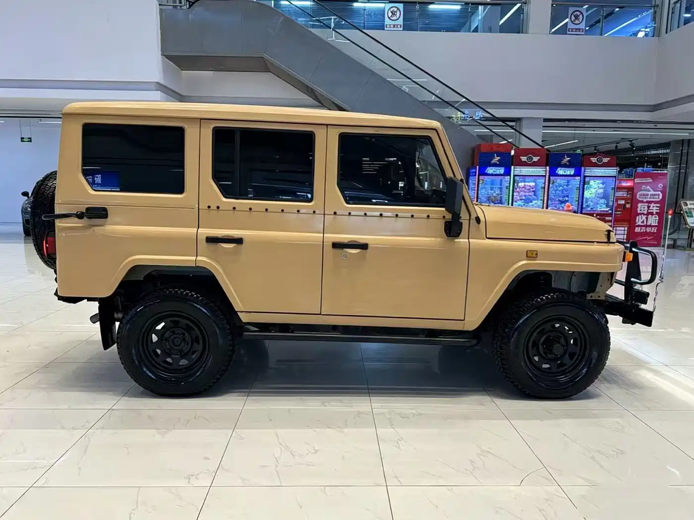 BAW (Beijing Automobile Works) 212 Classic 2020 2.4T Square Door Hardtop фото 8