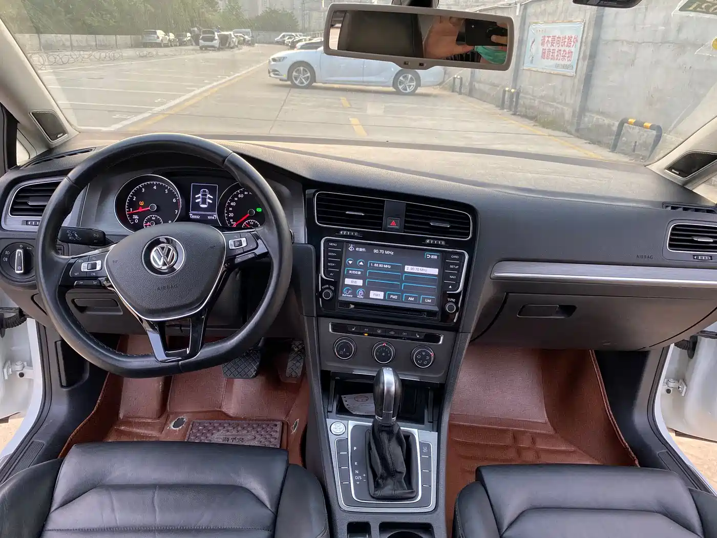 Фото 4 - Volkswagen Golf
