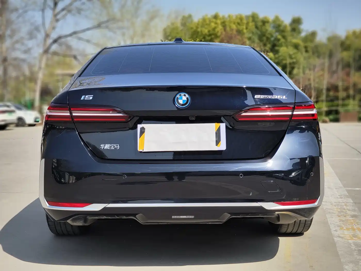 BMW I5