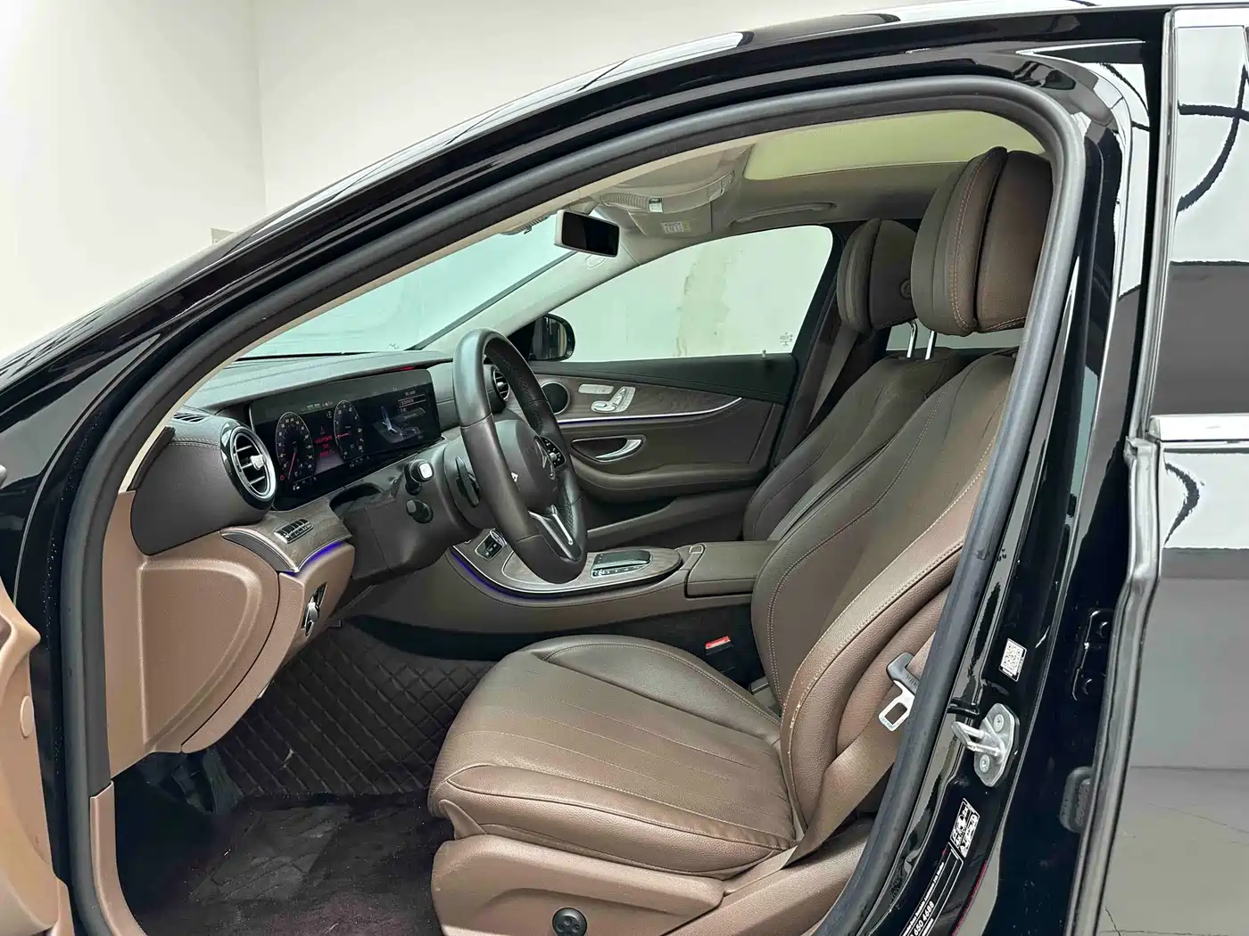 Mercedes-Benz E-Class New Energy 2020 E 300 e L фото 10