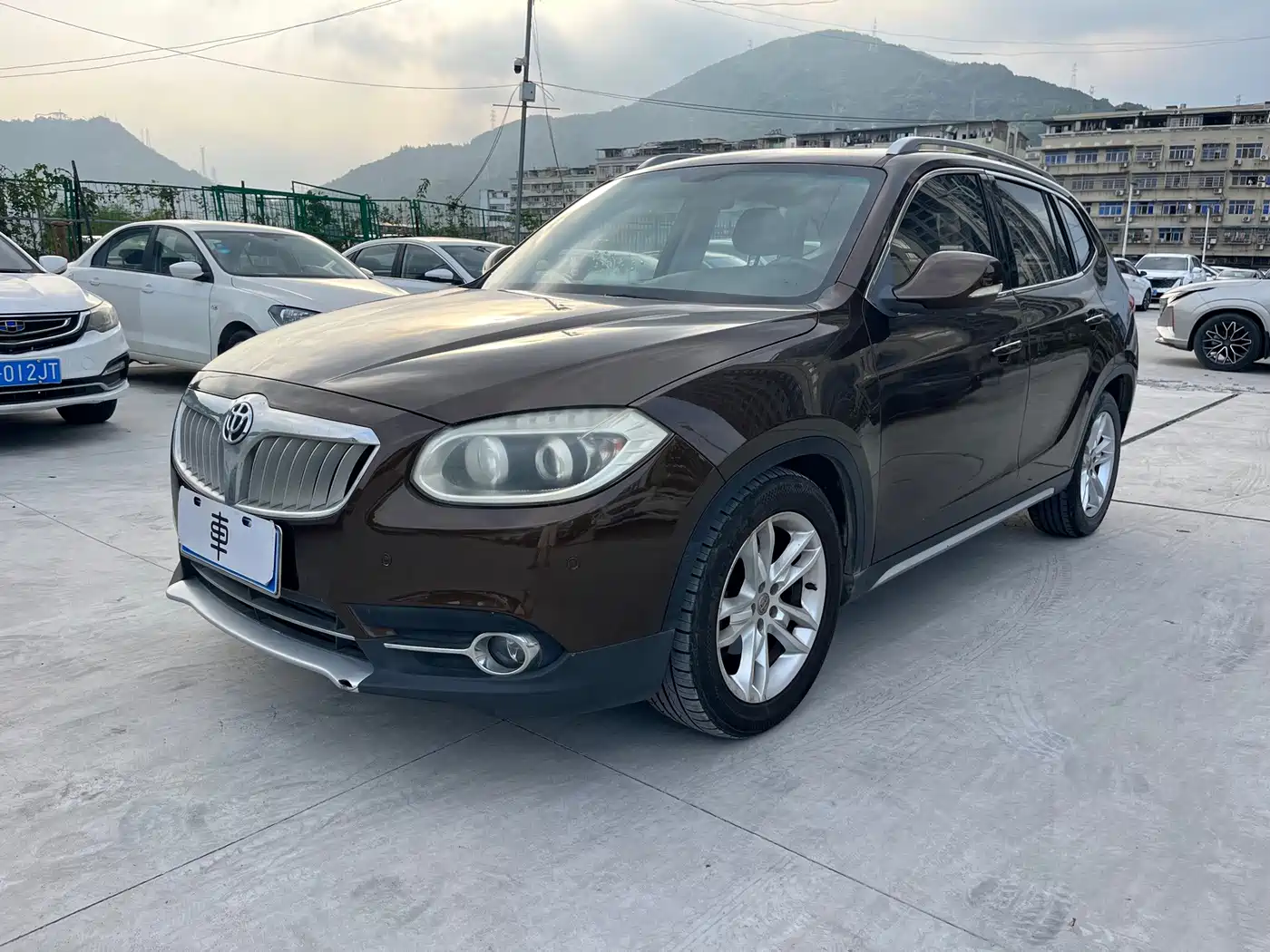 Zhonghua V5 2014 2012 1.5T Automatic 2WD Luxury