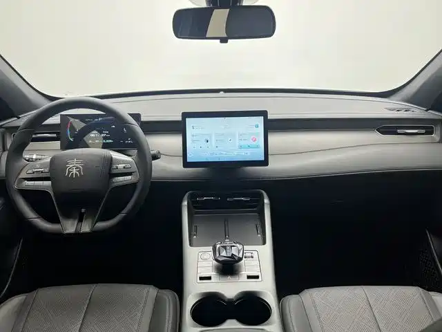 BYD Qin PLUS 2025 DM-i Smart Drive 55KM Leader фото 10