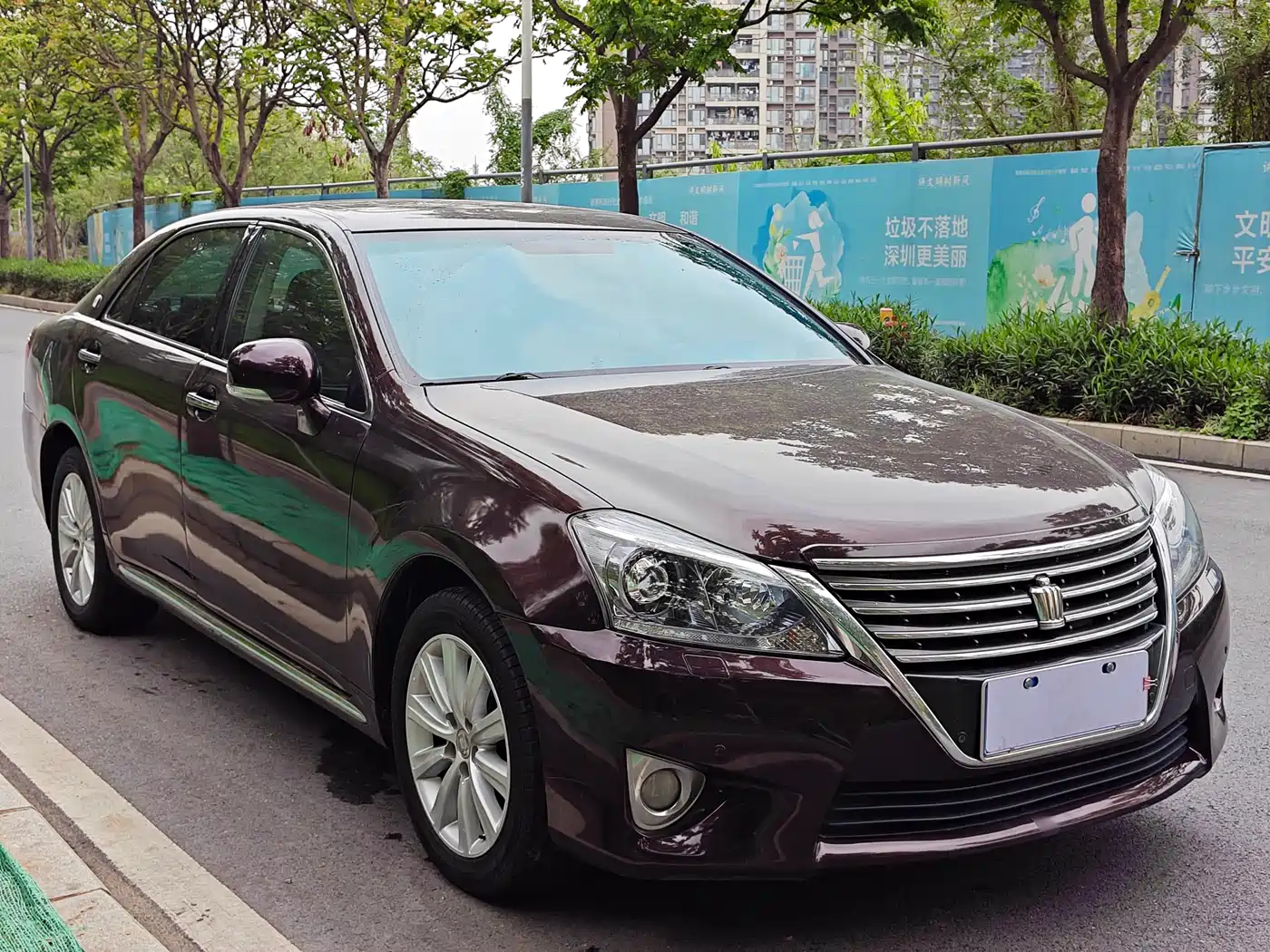 Toyota Crown 2012 2.5L Royal Leather Edition фото 3