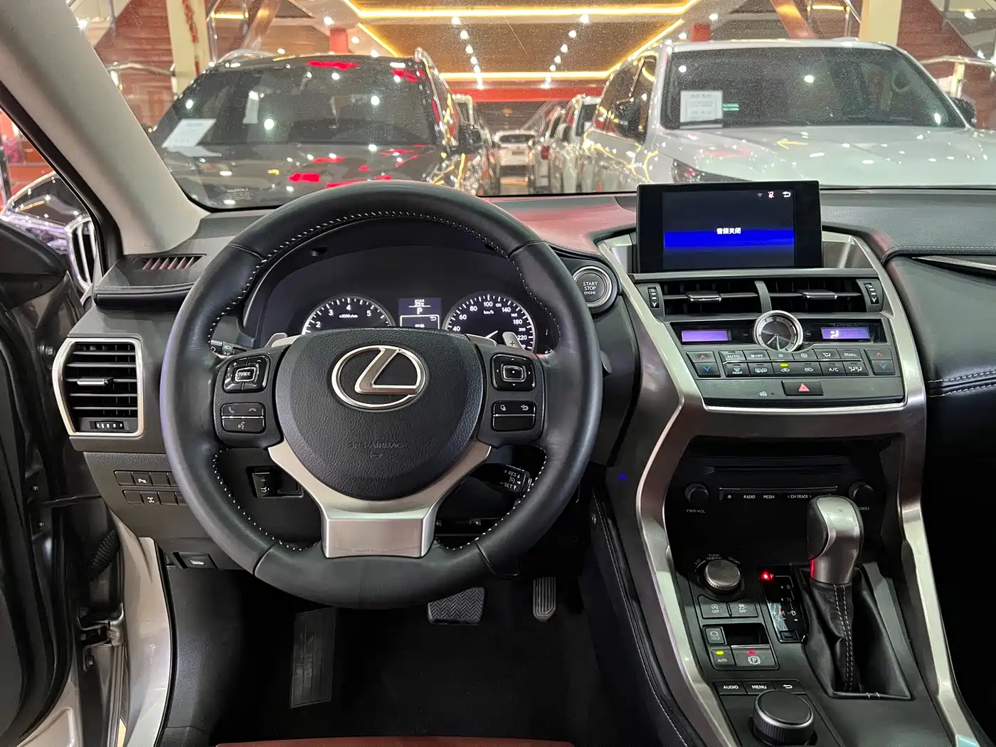 Lexus NX 2015 200t AWD F Sport фото 9