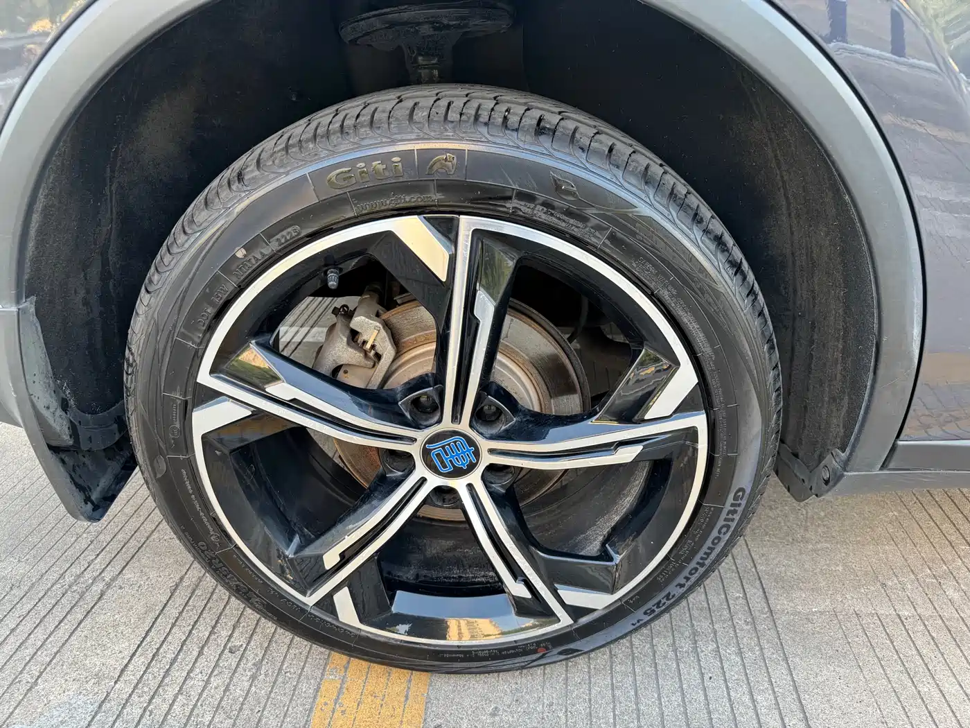 BYD Tang New Energy 2021 DM-i 112KM Honor фото 10