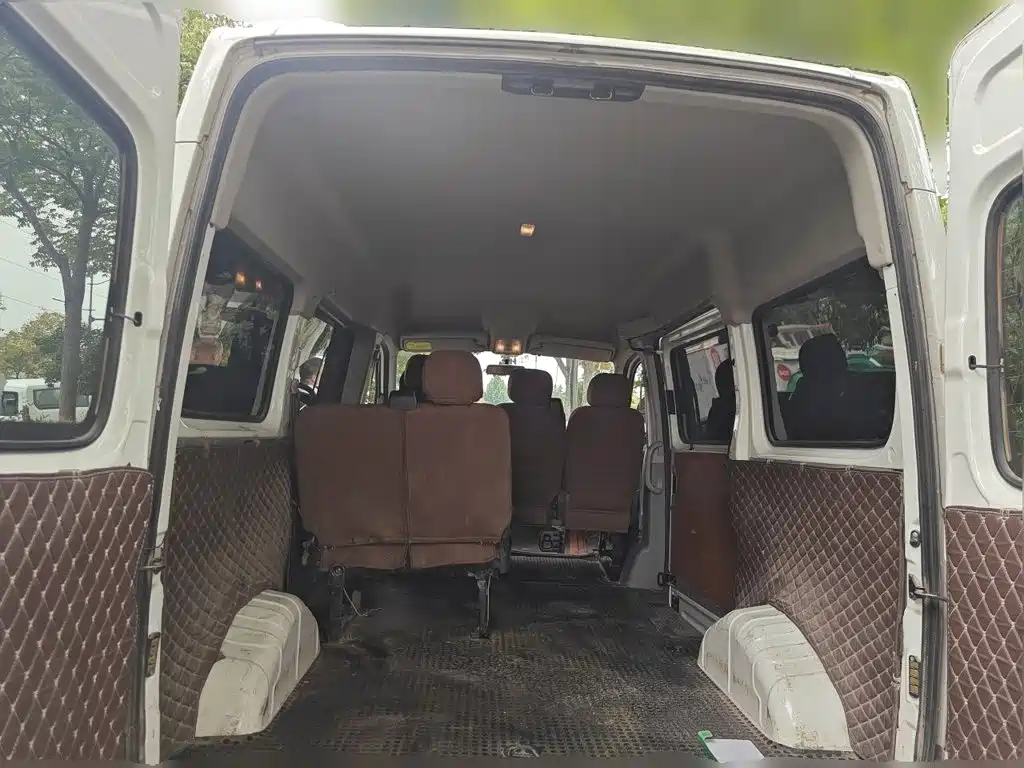 Maxus Xintu V80 2021 2021 2.0T PLUS AMT All-round King Short Wheelbase Medium Roof 5/6/7/8/9-seater
