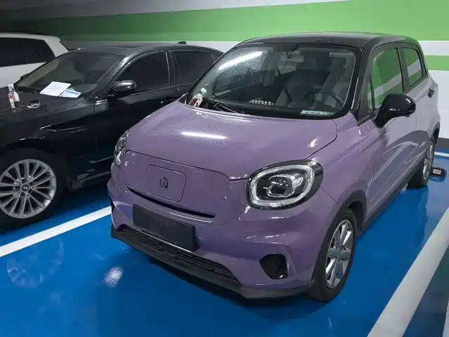 Leapmotor T03 Gold Shine