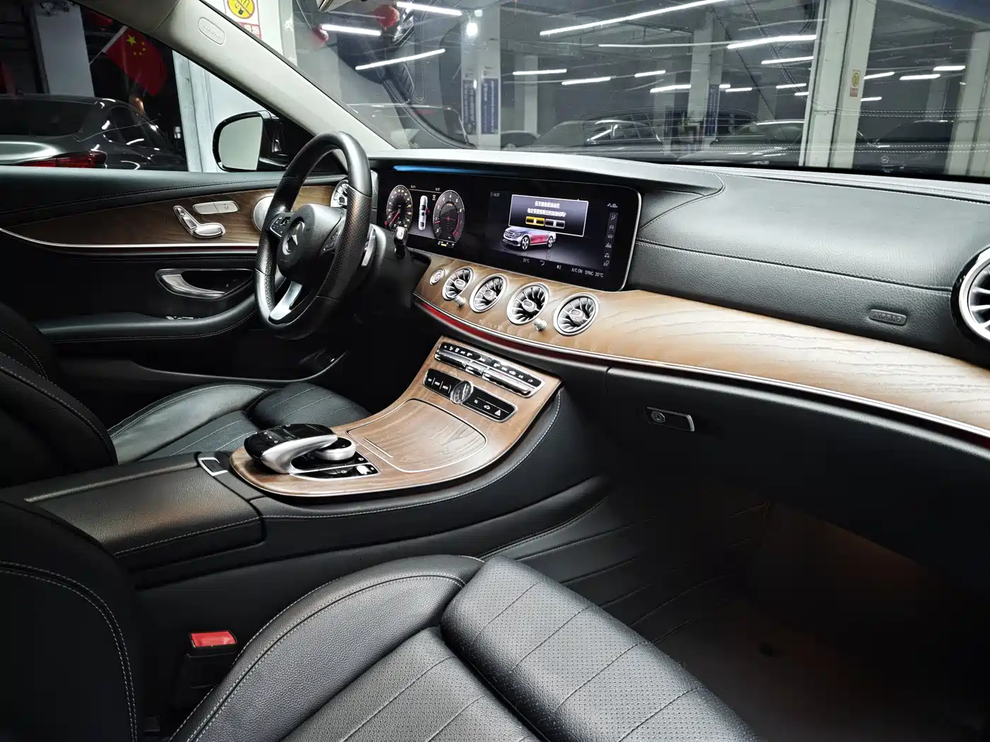 Mercedes-Benz E-Class 2018 E 200 L фото 10