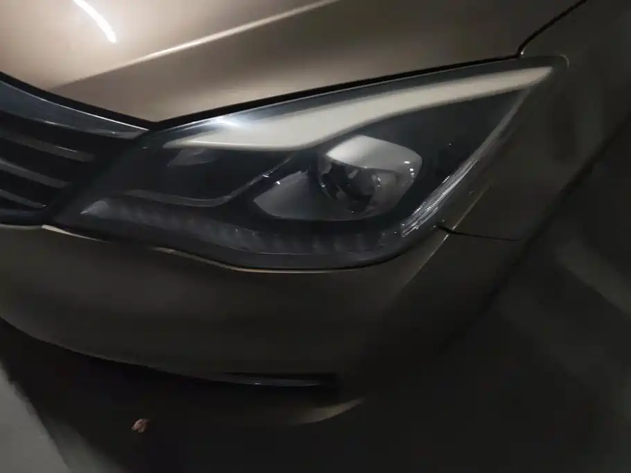 Dongfeng Aeolus Dongfeng Fengshen A60 2016 2016 Model 1.5L Manual Luxury