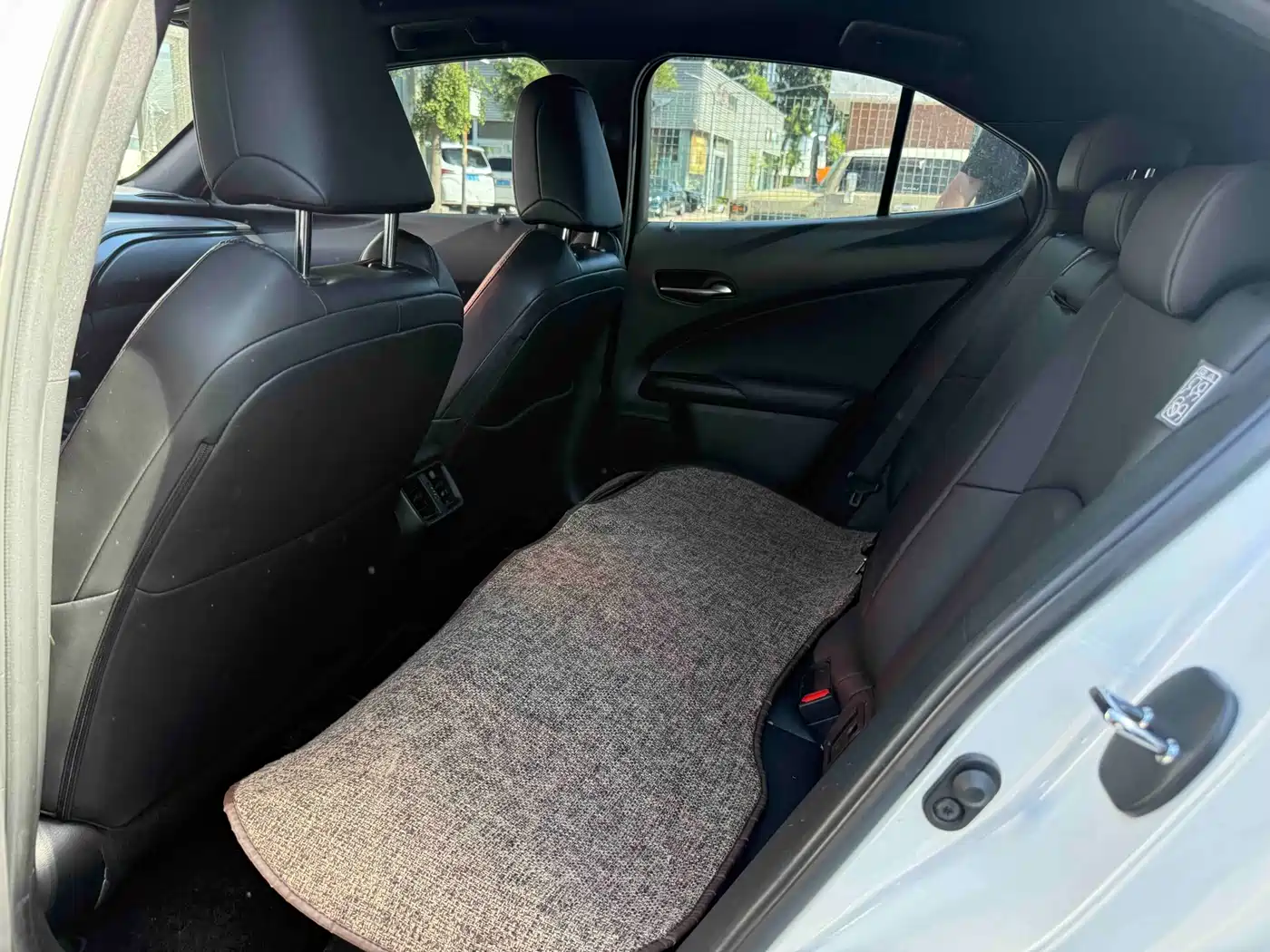 Lexus UX 2020 260h Explore Fun Edition China V фото 8